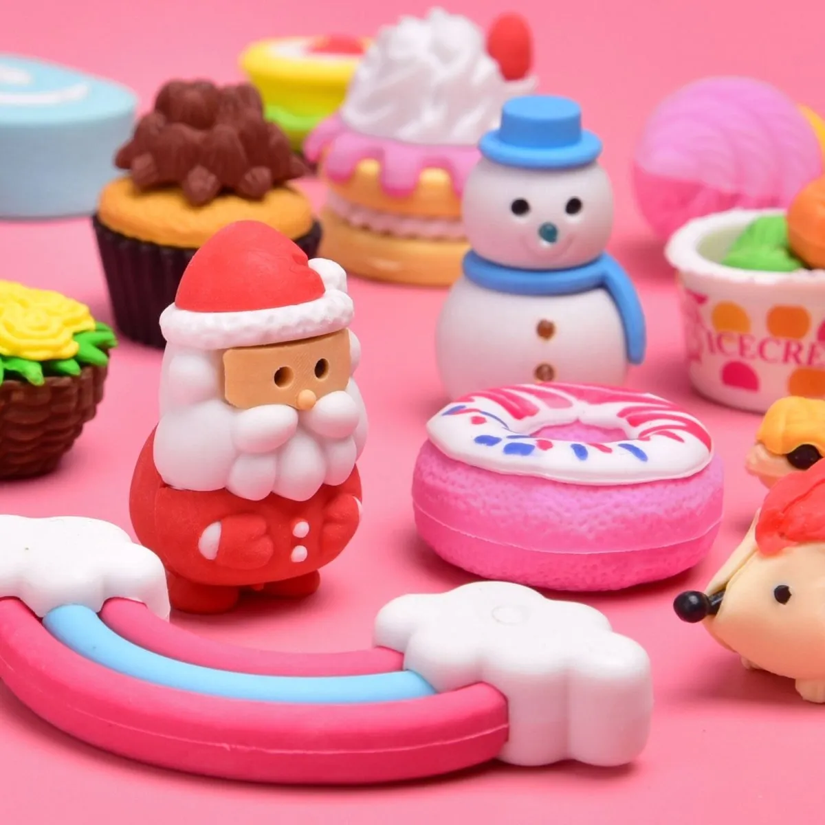 70 Pcs Mini Toys: Puzzle Erasers
